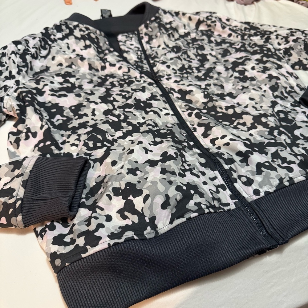 Lightweight VictoriaSport Coat
